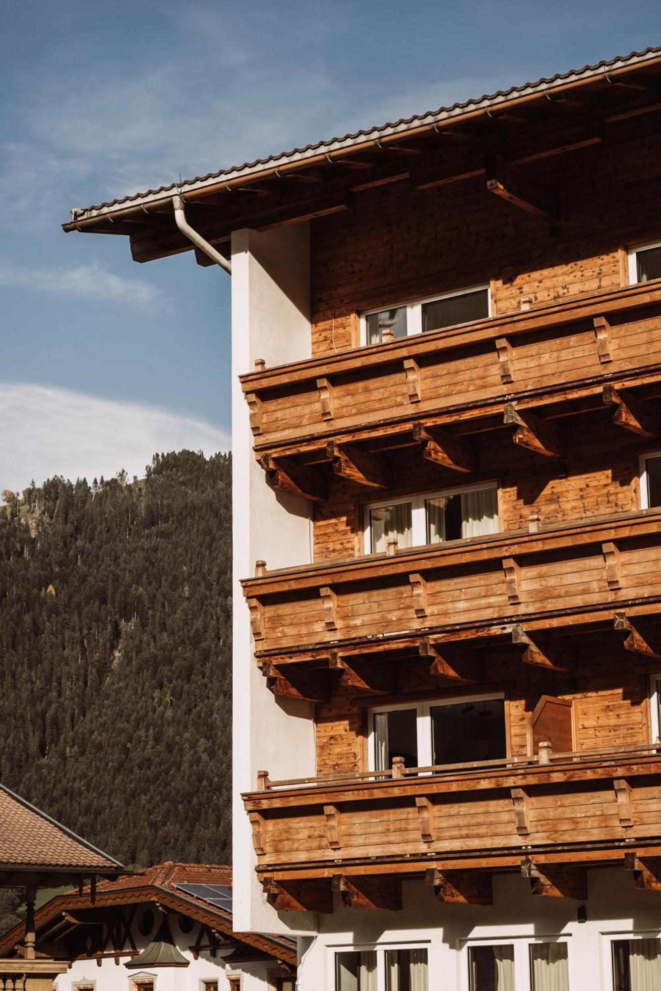 Lebe'Schlitters - Das Ferienapartmenthaus Im Zillertal Екстер'єр фото