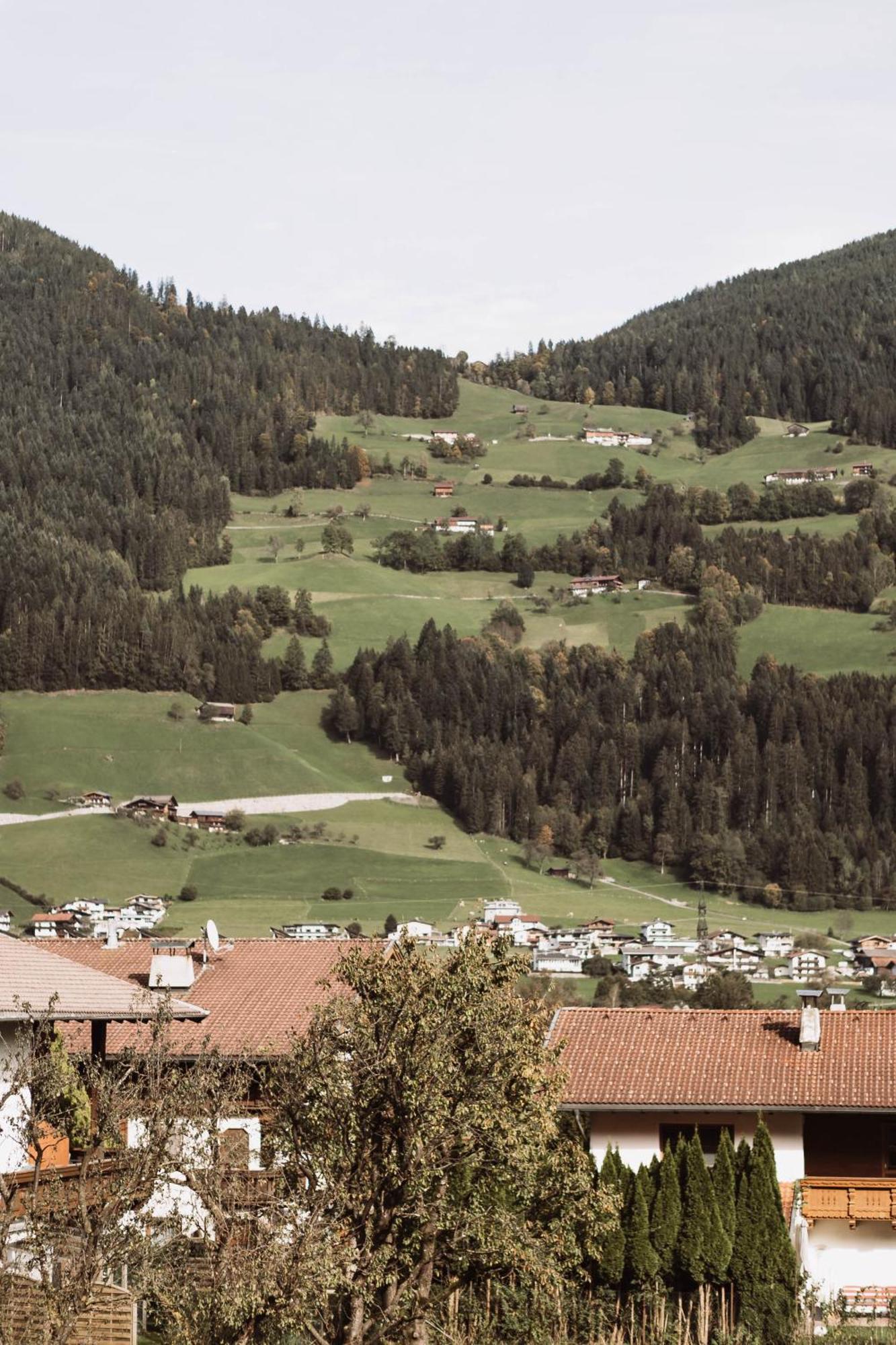 Lebe'Schlitters - Das Ferienapartmenthaus Im Zillertal Екстер'єр фото
