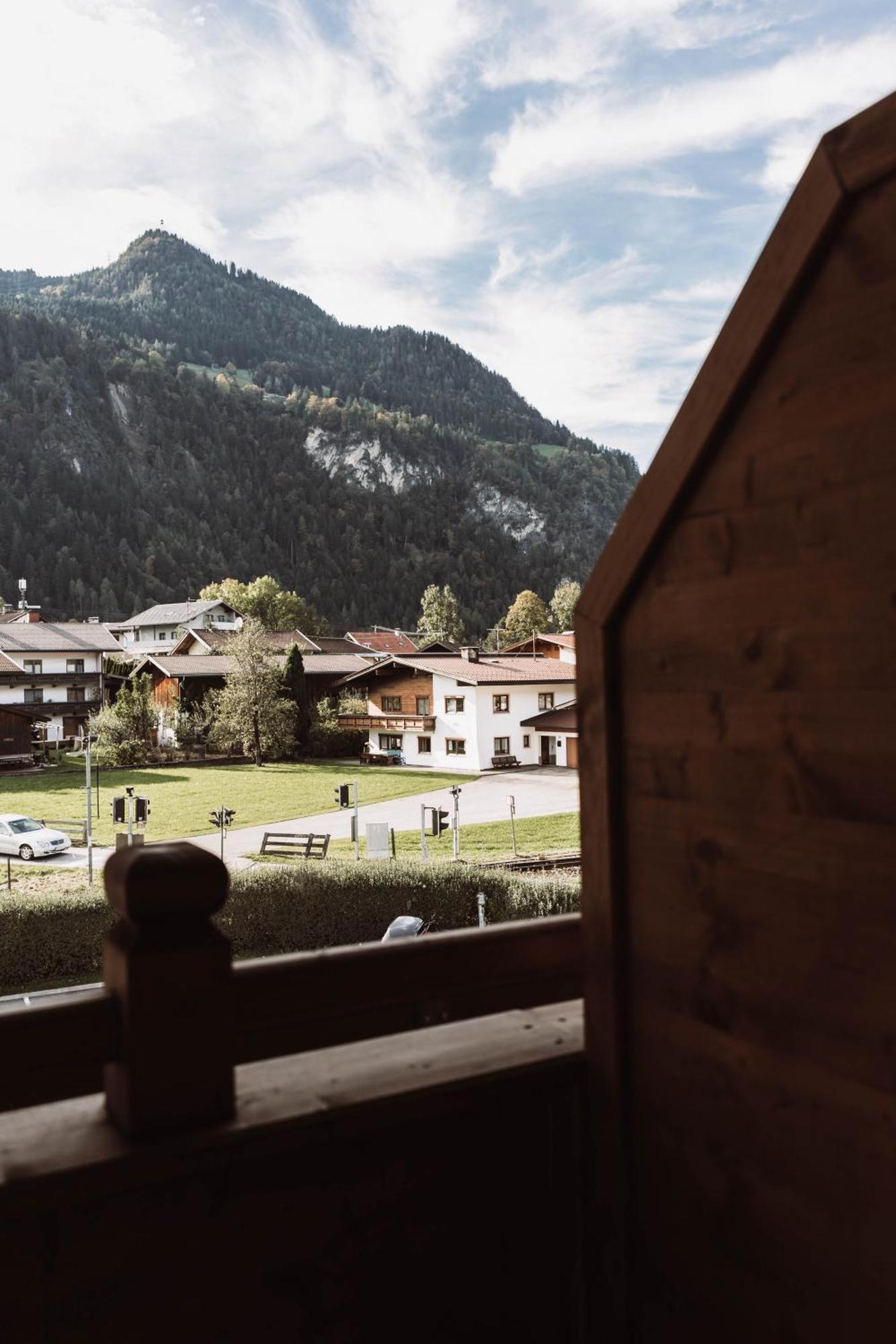 Lebe'Schlitters - Das Ferienapartmenthaus Im Zillertal Екстер'єр фото