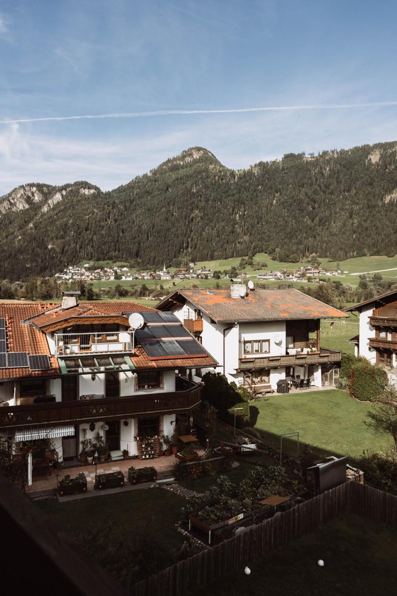 Lebe'Schlitters - Das Ferienapartmenthaus Im Zillertal Екстер'єр фото