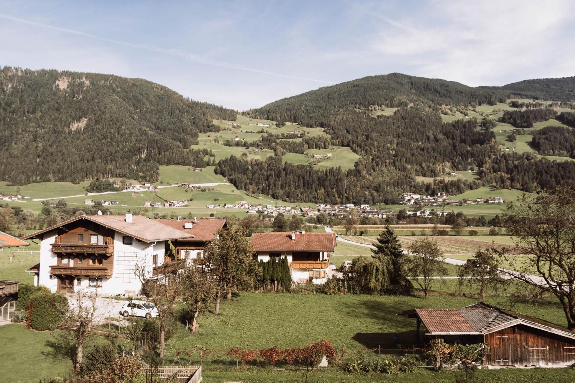 Lebe'Schlitters - Das Ferienapartmenthaus Im Zillertal Екстер'єр фото