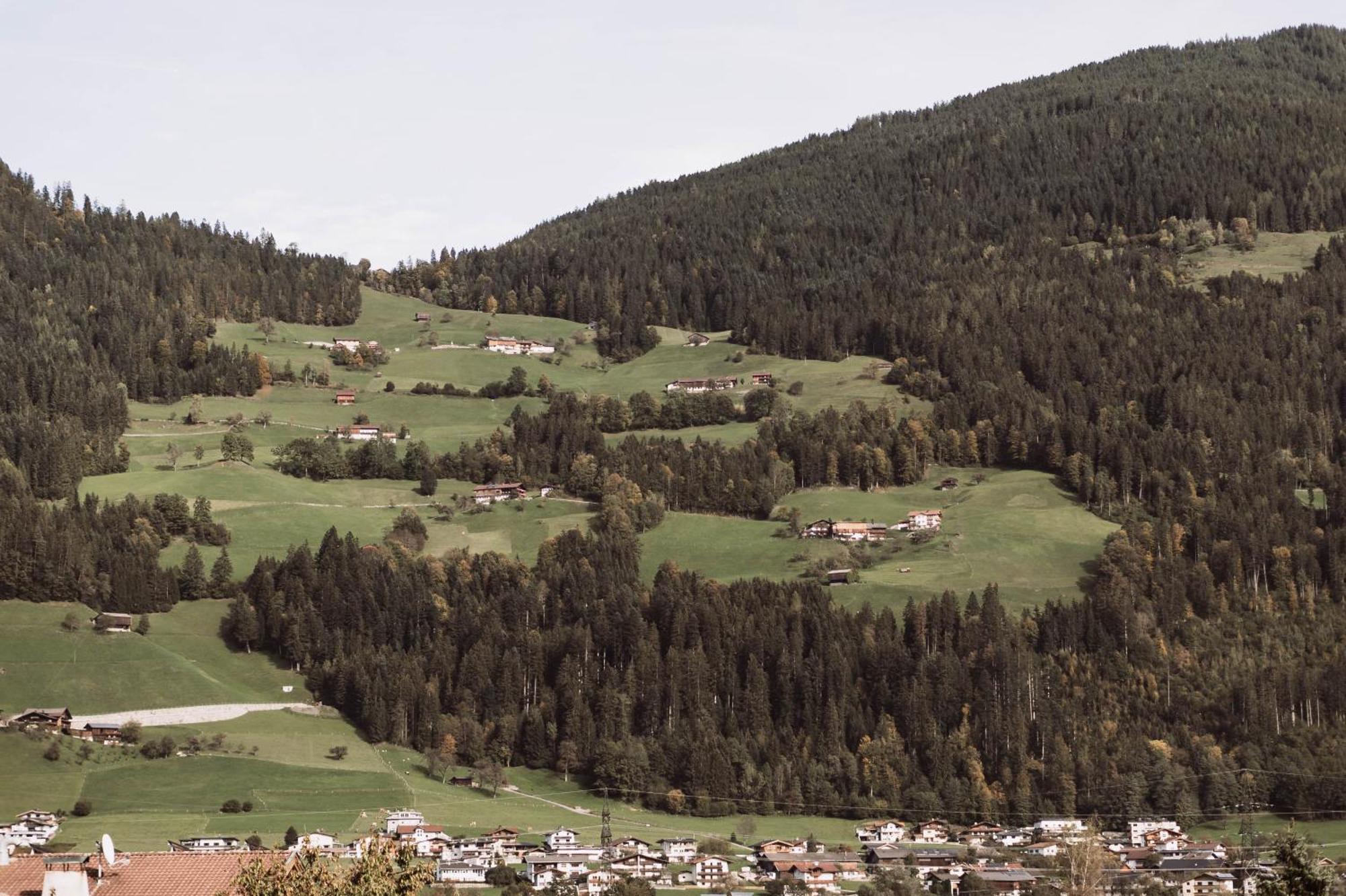 Lebe'Schlitters - Das Ferienapartmenthaus Im Zillertal Екстер'єр фото